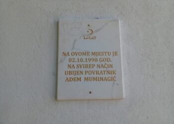 Ponovno postavljena ploča Ademu Muminagiću u Tasovčićima