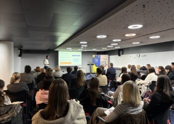 Algoritamske manipulacije oblikuju navike mladih!